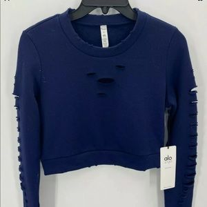 Alo yoga ripped warrior sleeve top